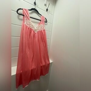 Vintage The Paragon Nightgown